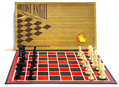 Gallant Knight Chessmen of Champions Staunton Design Chess Set Complete Vintage - Picture 2 of 5
