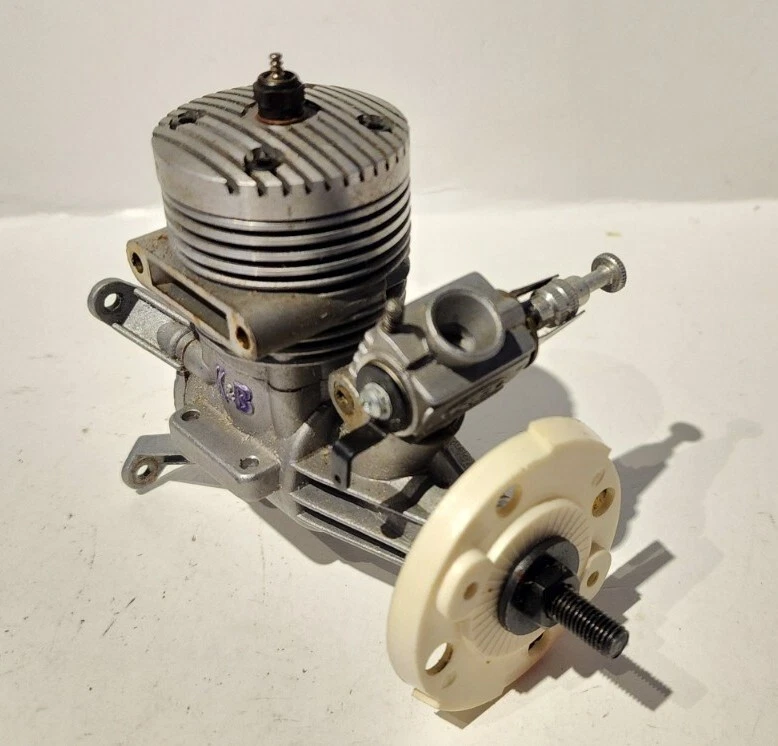 Vintage K&B no. 5900 Sportster .45 R/C Model Engine Airplane Motor - Image 4 of 4