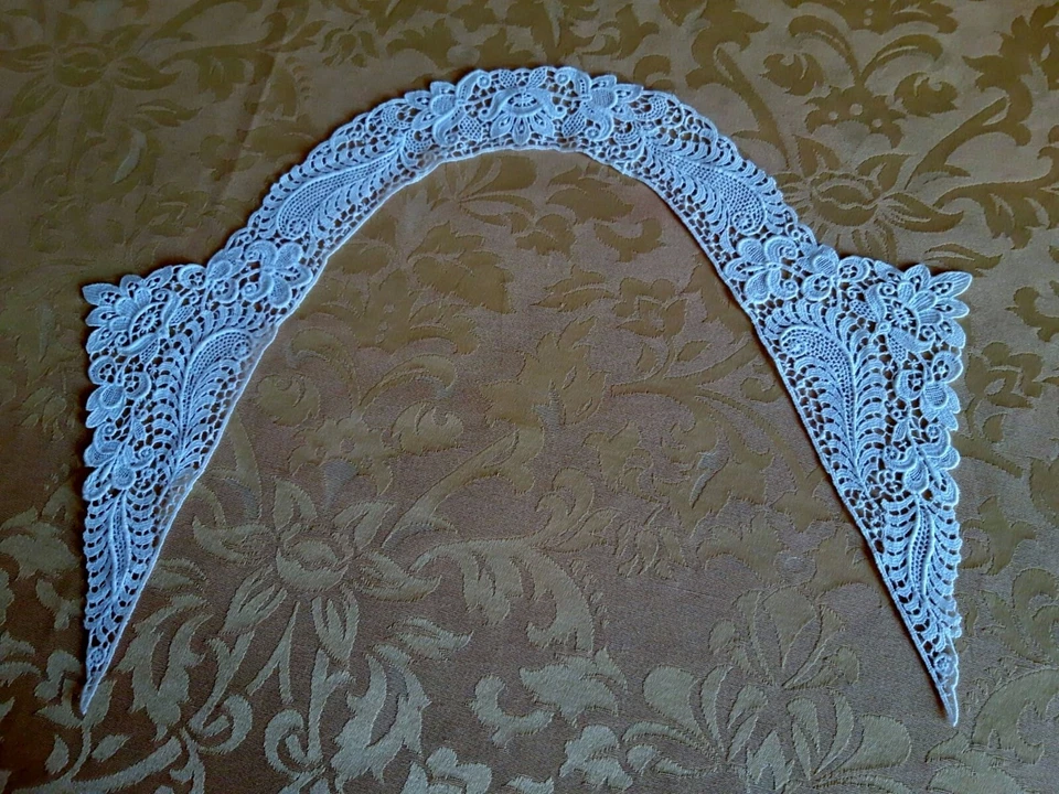 Vecchio colletto in pizzo colore bianco - Immagine 2 di 4