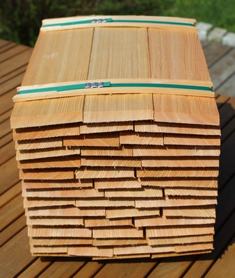 Lärchenschindeln 40cm gespalten Holzschindeln Gartenhaus