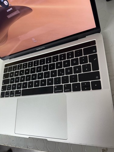 Apple MacBook Pro A2159 13.3" 2019 Space Gray i5-8257U 1.40 GHz 8GB 128GB - Foto 3 di 8
