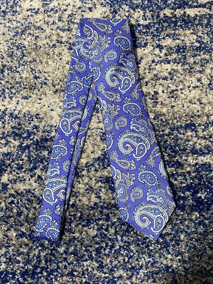 Corbata David Donahue Tonos de Azul Negro Blanco Paisley Seda Italiana Hecha a Mano Foto 2 de 4