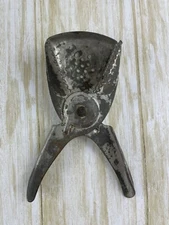 Vintage Vaughn Hand Held Lemon Lime Squeezer Aluminum Citrus Juicer  CHICAGO USA