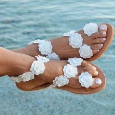 White Floral Flat Sandals, sz. 10 "NEW"