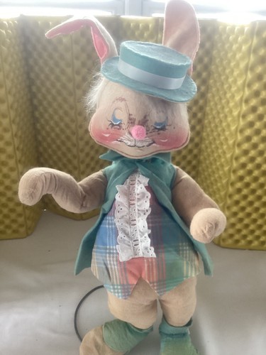 Vintage 1971 “Annalee Mobilitee” Mr & Mrs “B” Rabbit Characters 20-21 Inches - Picture 4 of 10