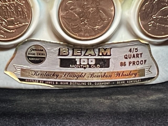 Jim Beam 100 months old - Liberty decanter - Attucks, Hamilton