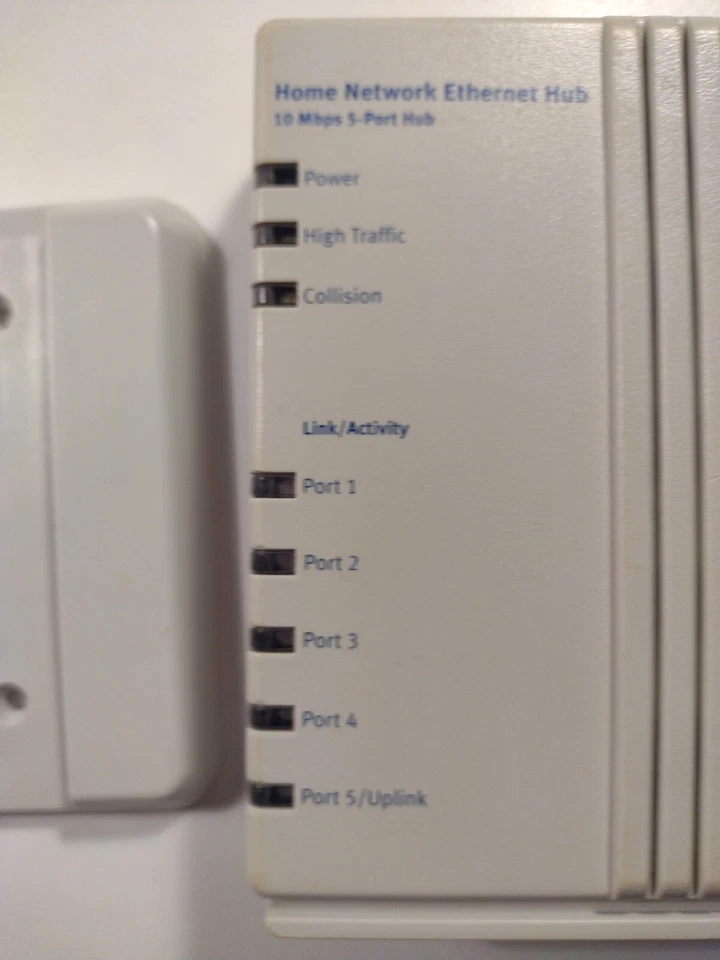 3Com HomeConnect Ethernet Hub 4-Port 3C19260 - Image 3 of 4