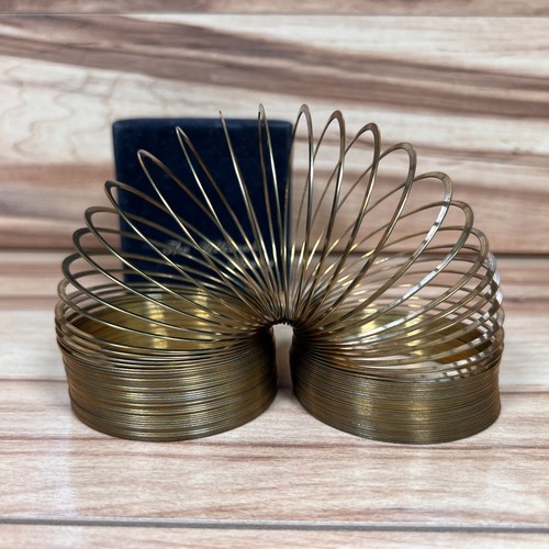 Vintage Brass The Ultimate Slinky Black Gold Felt Box 1960’s MCM Toy Nice Shape - Picture 7 of 12