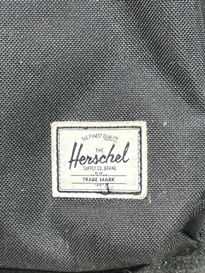 Herschel Supply Co. 经典黑色背包书包黑色漆皮底部 — 第 2/4 张图片