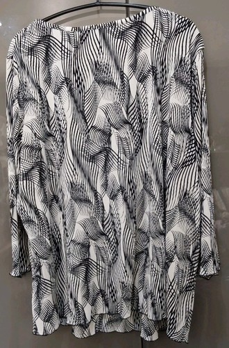 Essesnce Black White Patterned Top Key Hole Neck 3/4 Sleeve Non Iron Size 24 - Picture 5 of 11
