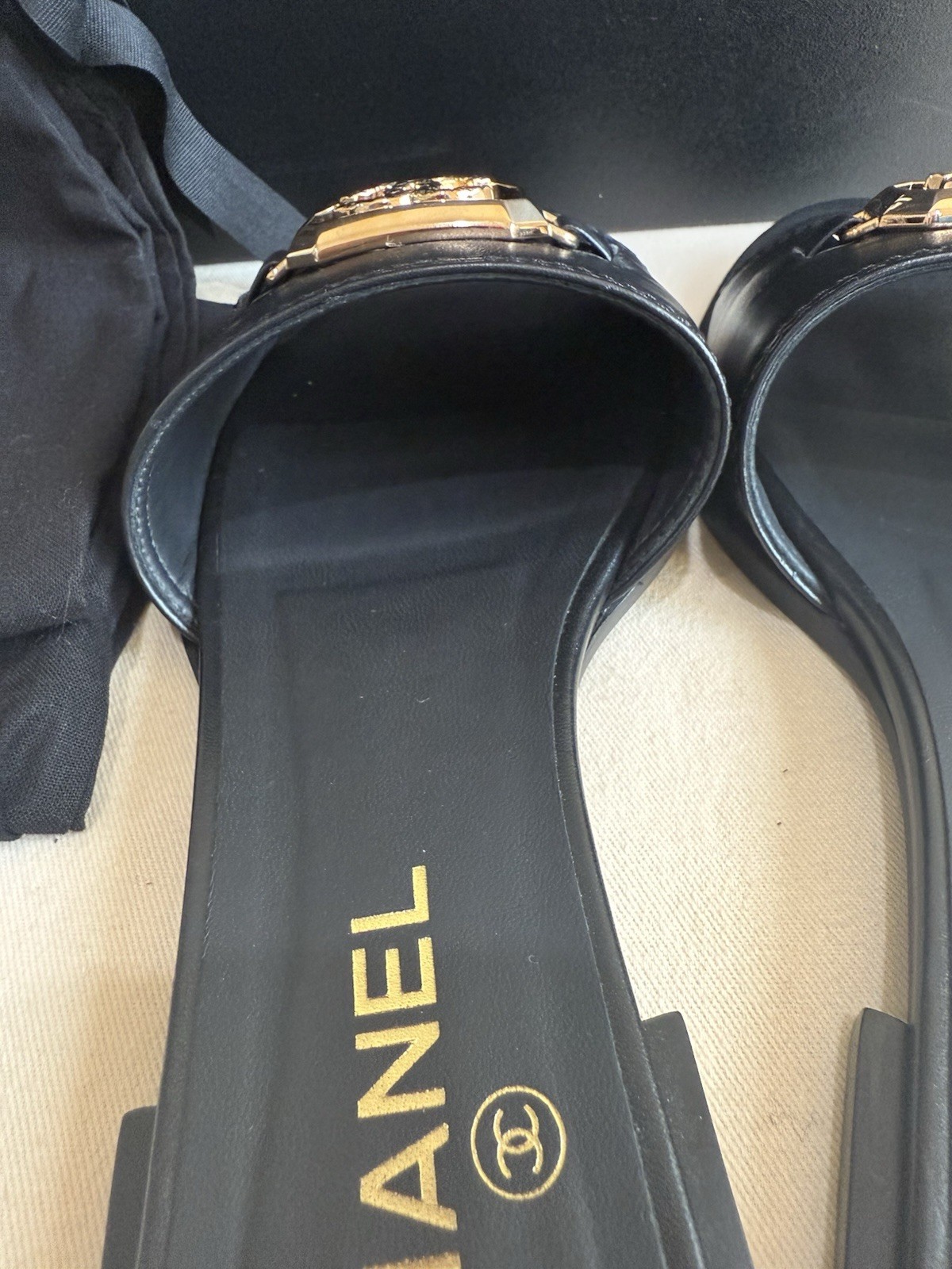 Authentic Chanel 2023 Interlocking CC Logo Slides… - image 7