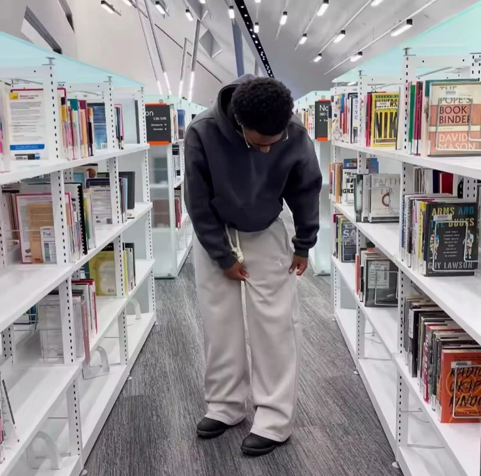 Pantalones deportivos holgados acampanados holgados de vellón para hombre negros, blancos S-XXL Foto 3 de 4