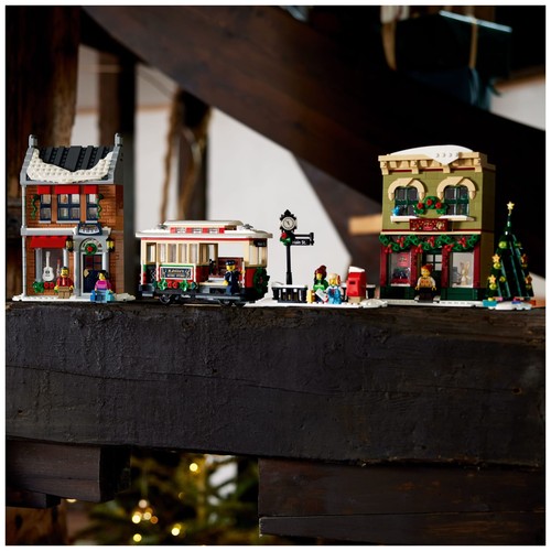 LEGO Icons Sets: 10308 Holiday Main Street NEW - Picture 11 of 12