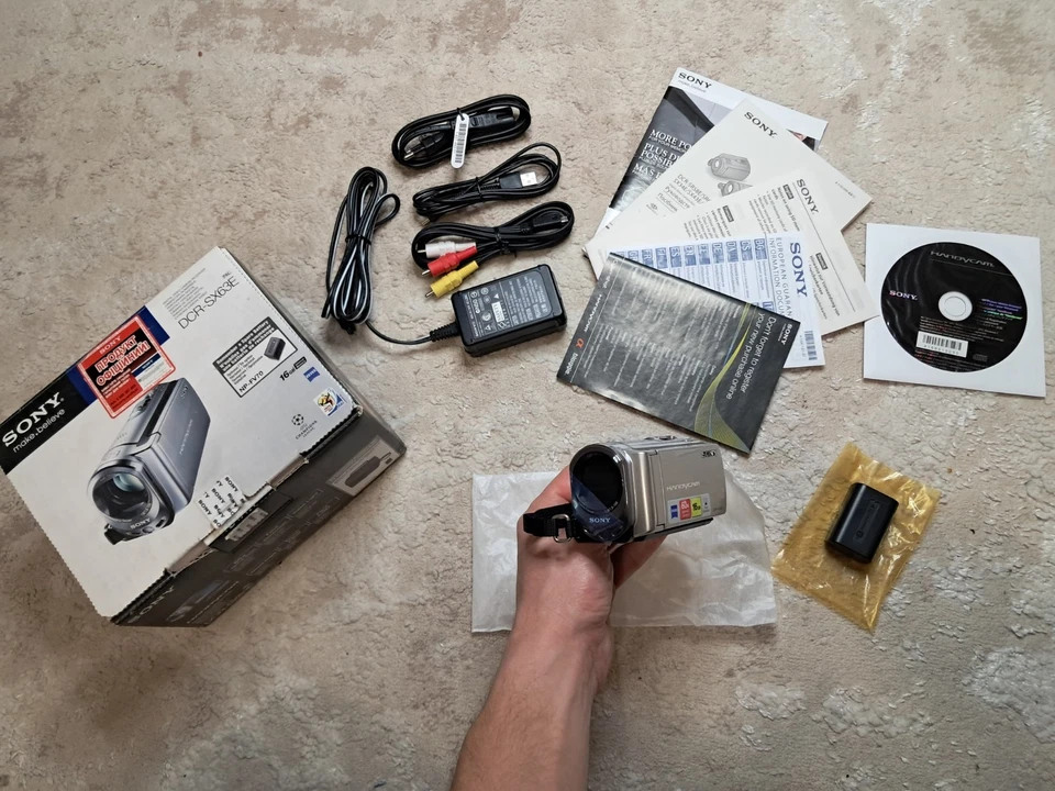 Sony Handycam DCR-SX63 Compact Digital Video Camcorder – 60x Zoom, 16GB Open Box - Image 2 of 4