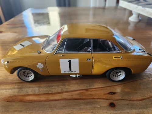 Autoart 1/18 Alfa Romeo GT Am Jarama 1970 Hezemans #1 87003 - Picture 1 of 6