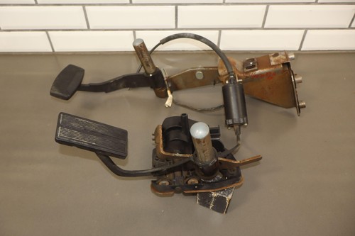 2004 Ford F250 F350 6.0 Powerstroke Adjustable Throttle/Accelerator Pedal OEM - Picture 8 of 23