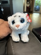 TY Beanie Babies Original plush toy blue glittery eyes Tundra 6 inch