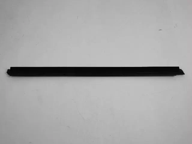 Cinturón de puerta trasera Mopar genuino resistente al clima exterior derecho 55360932AC Foto 2 de 4