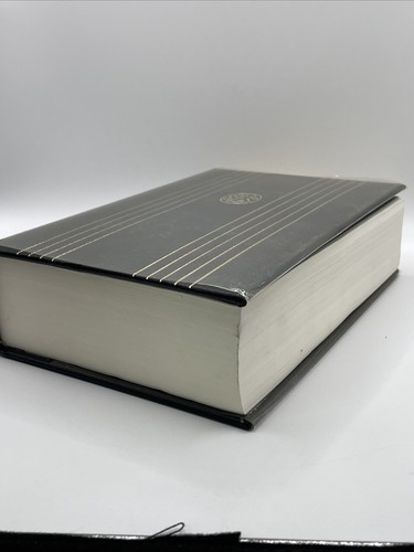 Chambers Biographical Dictionary and Thesaurus Folio Society Very Good - Picture 4 of 12