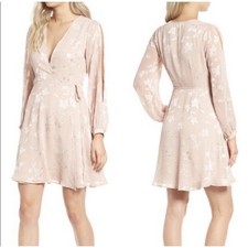 ASTR The Label Blush Pink Floral Jacquard Wrap Dress Size Large Long Sleeve