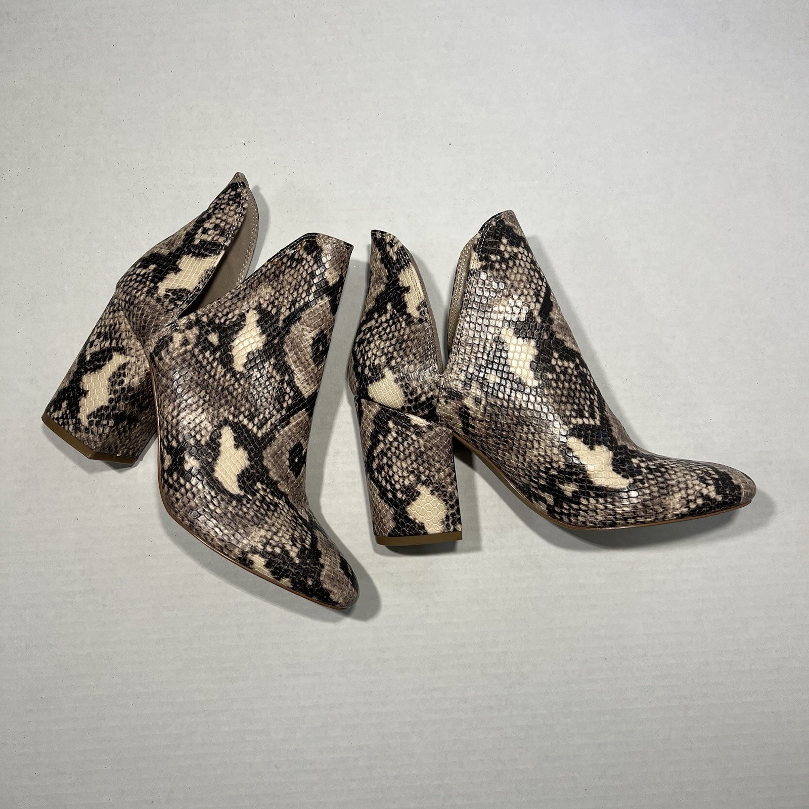 Steve Madden Women’s 7 M Snake Skin Python Rookie… - image 2