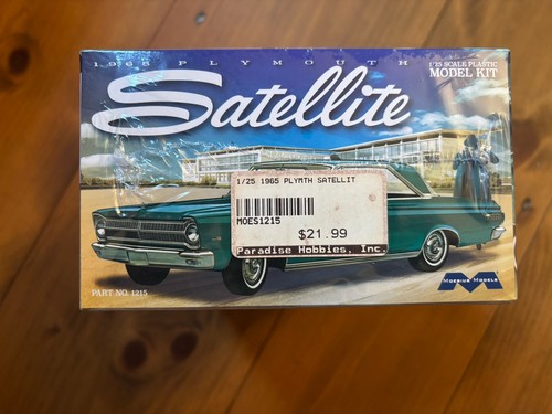 Moebius Models 1965 Plymouth Satellite 1/25 Scale Model Kit #1215 Factory Sealed - Picture 6 of 6
