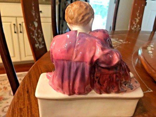 VINTAGE ROYAL DOULTON FIGURINE - FLOWER SELLER CHILDREN - DESIGNER SIGNATURE - Picture 4 of 6