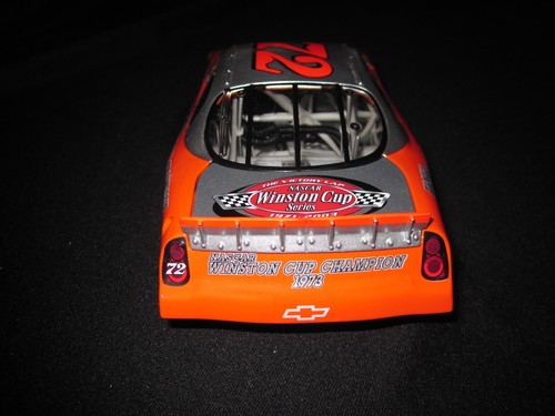 Benny Parsons #72 The Victory Lap/ 1973 Champion 2003 Monte Carlo Diecast - Picture 4 of 9