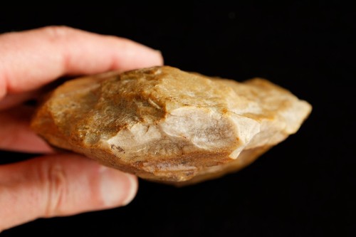 Acheulean Hand Axe (Biface) from Scorbé-Clairvaux - France - 150mm, 661g - Bild 15 von 22