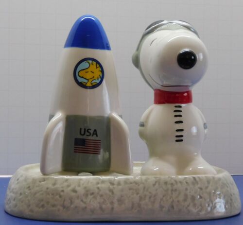 Peanuts Snoopy Astronaut Salt & Pepper Shakers Mint Condition New - Picture 4 of 11