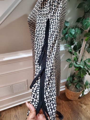 Hanni Women's White & Black Polyester Round Neck Long Sleeve Knee Length Dress S - 第 7/11 張圖片
