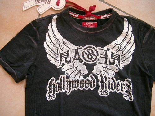 (C187) RARE - The Kid Boys Logo & Hollywood Riders Rhinestone Print T-Shirt Sz 104 - Picture 2 of 3