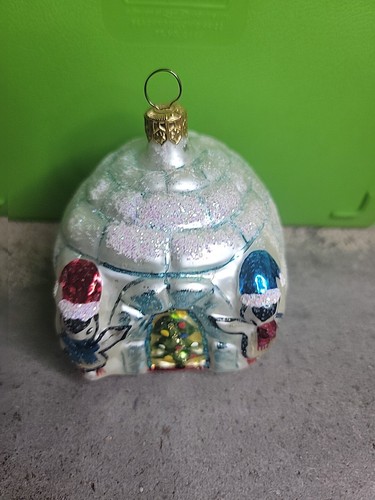  Christmas -Penguin  Igloo Glass Ornament  - Foto 1 di 5