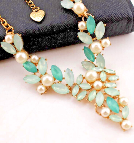 Betsey Johnson Crystal Blue Pearl Flowers Pendants Choker Necklace Free Gift Bag - Picture 3 of 4
