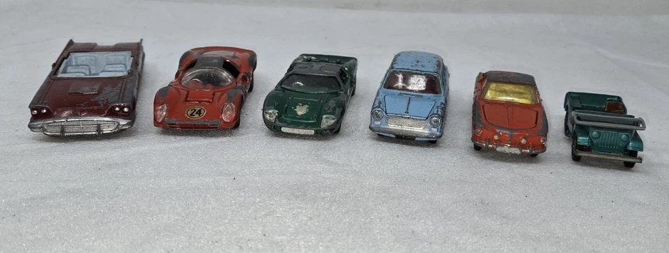 LOT OF 6 VINTAGE DIECAST TOY CARS DINKY MEBETOYS CORGI HUSKY FERRARI FORD MORRIS - Image 4 of 4