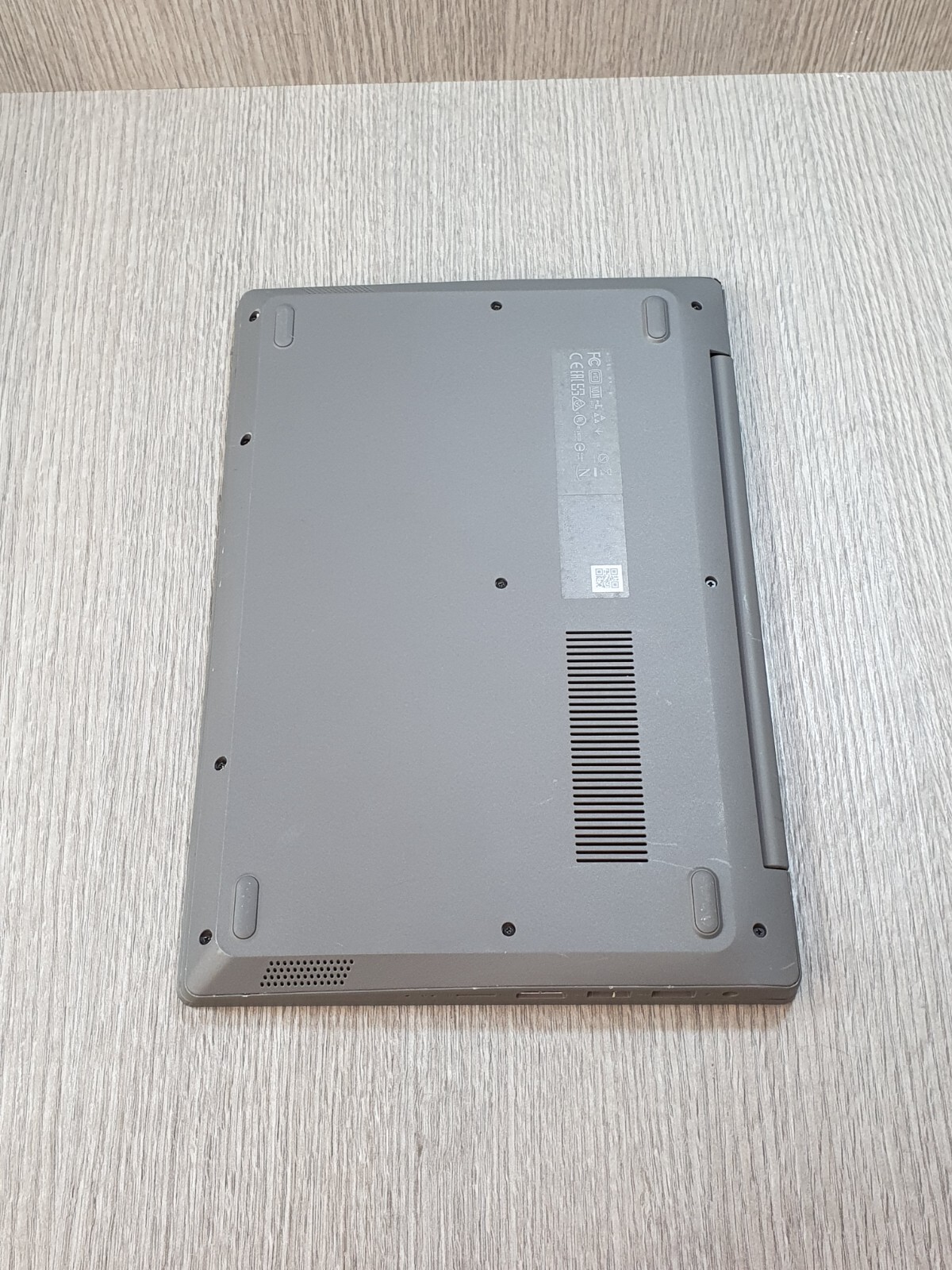 Lenovo IdeaPad Slim 1-11AST-05 11.6" AMD A4-9120e 4GB DDR4 NO HDD Grade D EB2104 - Picture 7 of 7