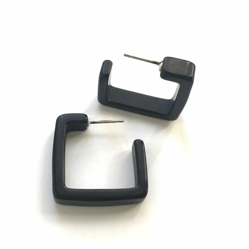Schwarze quadratische glänzende Lucite Hoop Ohrringe - Bild 5 von 7