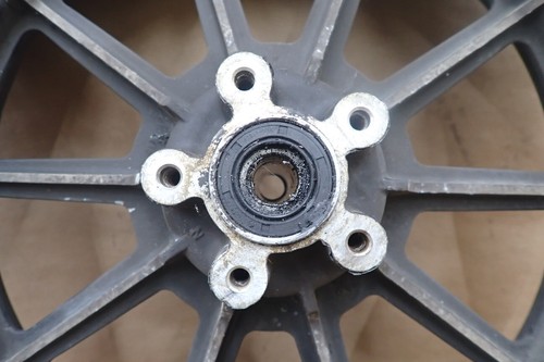 1994 HARLEY-DAVIDSON TOUR GLIDE ULTRA CLASSIC FRONT RIM WHEEL 43493-87A - Picture 2 of 6