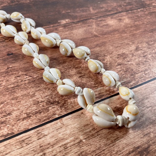 Vintage Cowrie Shell Hawaiian Lei Long Necklace ~ 34” Long ~ No Clasp - Picture 3 of 5