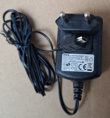DVE Switching Adapter DSA-5CA-05 050100 Netzteil 5V 1A Stromkabel Ladekabel