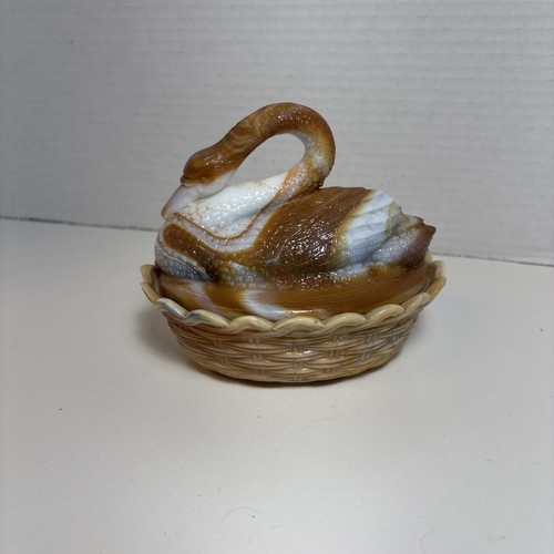 carmel and white wright Schlacke Glas Schwan auf Nest