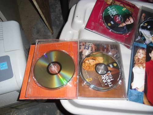 ONE TREE HILL SERIES SEASONS 1-3 (DVD SET) - Picture 2 of 4