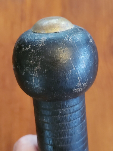 2 antike indische Keulen Jongliernadeln Holz Messing 1800-1910 eine 22 5/8" eine 16 1/4" - Bild 5 von 19