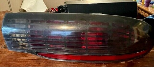 Trans Am tail light set with grid pattern - Picture 5 of 12