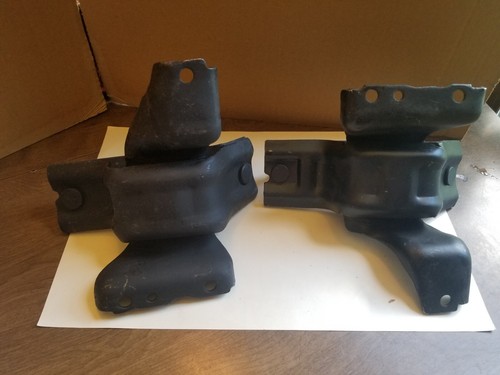 A2929 And A2930 Engine Mounts - Left And Right - Picture 3 of 12