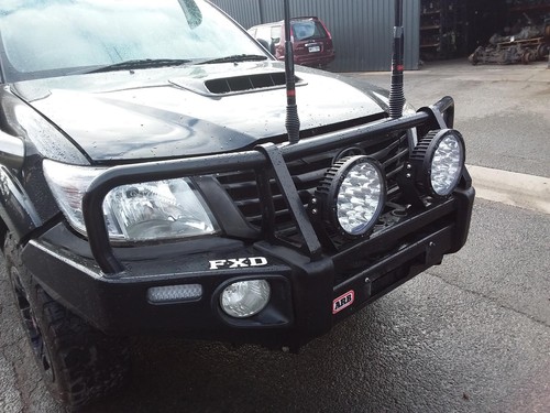 TOYOTA HILUX RIGHT HEADLAMP 07/11-08/15 - Picture 2 of 2