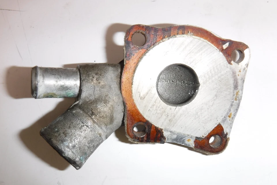 1999 KTM 640 LC4 Dual OEM ENGINE WATER PUMP HOUSING COVER - Image 2 of 2