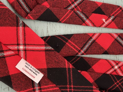 Cravatta uomo lana collo Cunningham Clan tartan rosso nero a quadri Natale Scozia - Foto 2 di 2