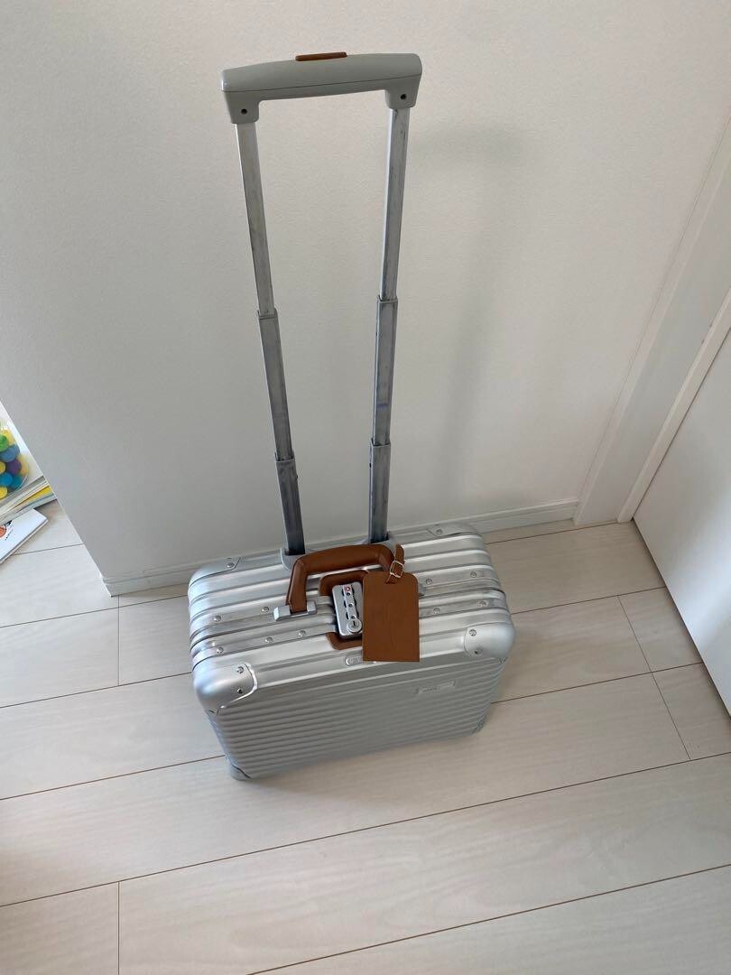RIMOVA Lufthansa Boeing 747-8 28L Suitcase business trolley Silver