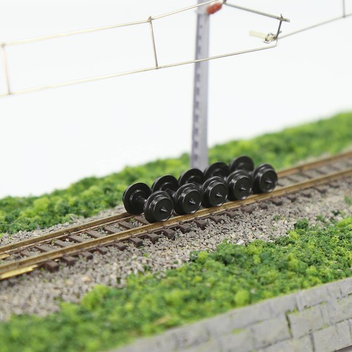 Evemodel Wheelsets 24pcs N Scale 33" Plastic Wheels for Trix Model Trains HP07N - Picture 5 of 5